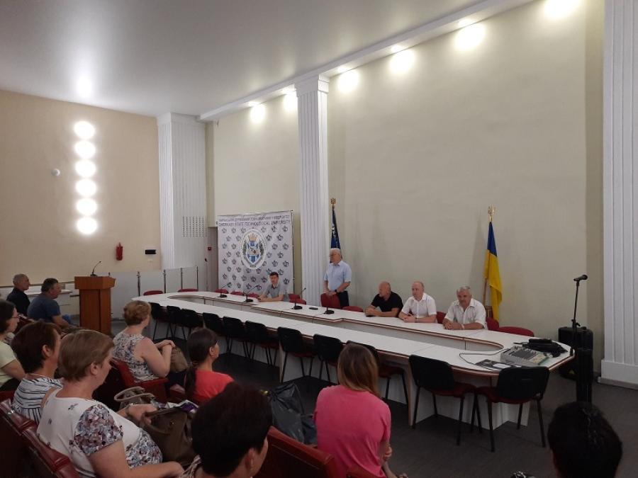 Співробітники ЧДТУ отримали Грамоти за волонтерську роботу до Дня Незалежності України