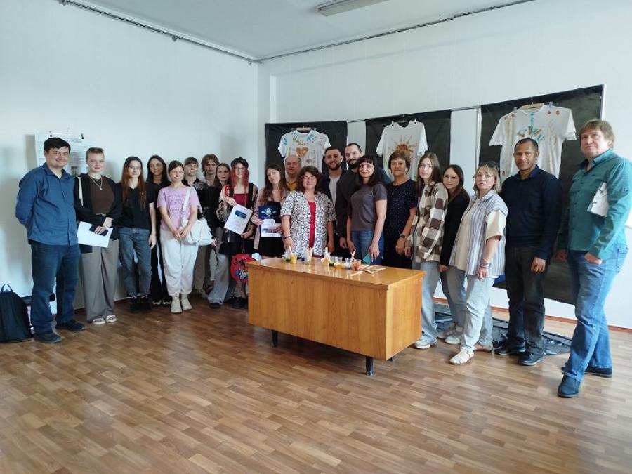 На кафедрі дизайну ЧДТУ презентували інтерактивну артінсталяцію «Невидиме стало видимим»