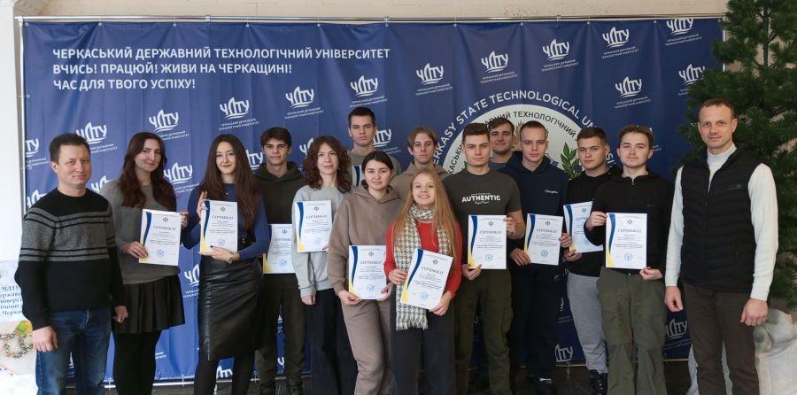 У ЧДТУ вручили сертифікати учасникам міжнародного проєкту «Створення цифрових моделей пошкоджень будівель і споруд за допомогою дронів»