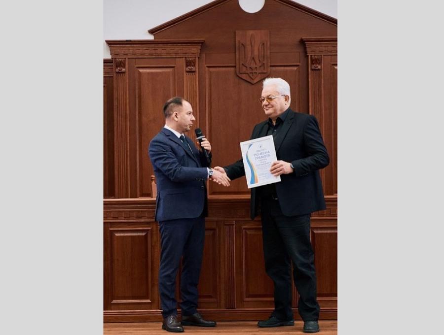 Уповноважений Верховної Ради України з прав людини Дмитро Лубінець відзначив ректора ЧДТУ Олега Григора Почесною грамотою