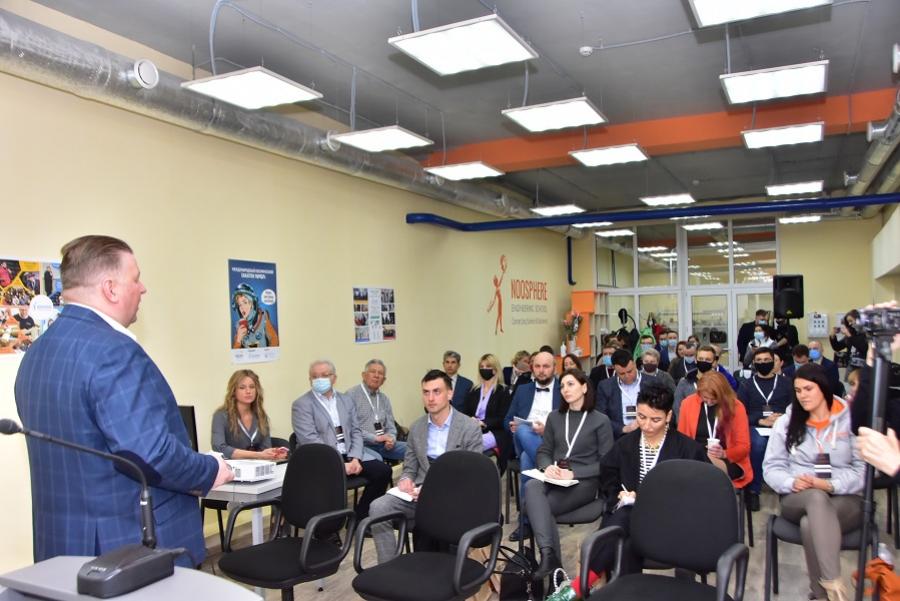 У ЧДТУ за ініціативи Noosphere Engineering School відзначили 60-у річницю польоту людини в космос (відео)