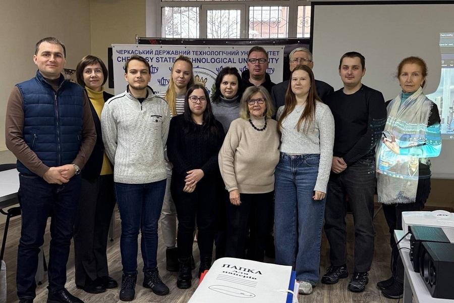 Магістри спеціальності &laquo;Хімічні технології та інженерія&raquo; ЧДТУ успішно захистили кваліфікаційні роботи