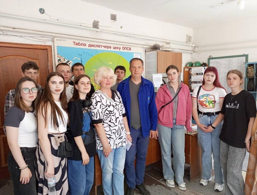 Студенти-екологи ЧДТУ здійснили навчальну екскурсію на ПрАТ «АЗОТ»