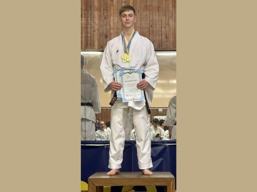 Студент ЧДТУ Ярослав Сапегін виборов золото на Чемпіонаті України з традиційного карате