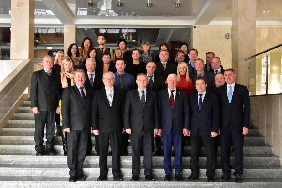 У Черкасах відбувся регіональний круглий стіл для підготовки Форуму майбутнього Черкащини «Вчись, працюй, живи на Черкащині!»