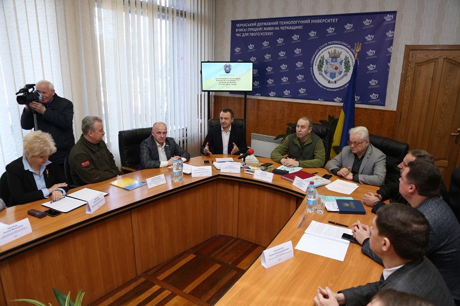 У ЧДТУ пройшов круглий стіл «Реалізація на Черкащині Програми з розвитку та функціонування української  мови» (відео)
