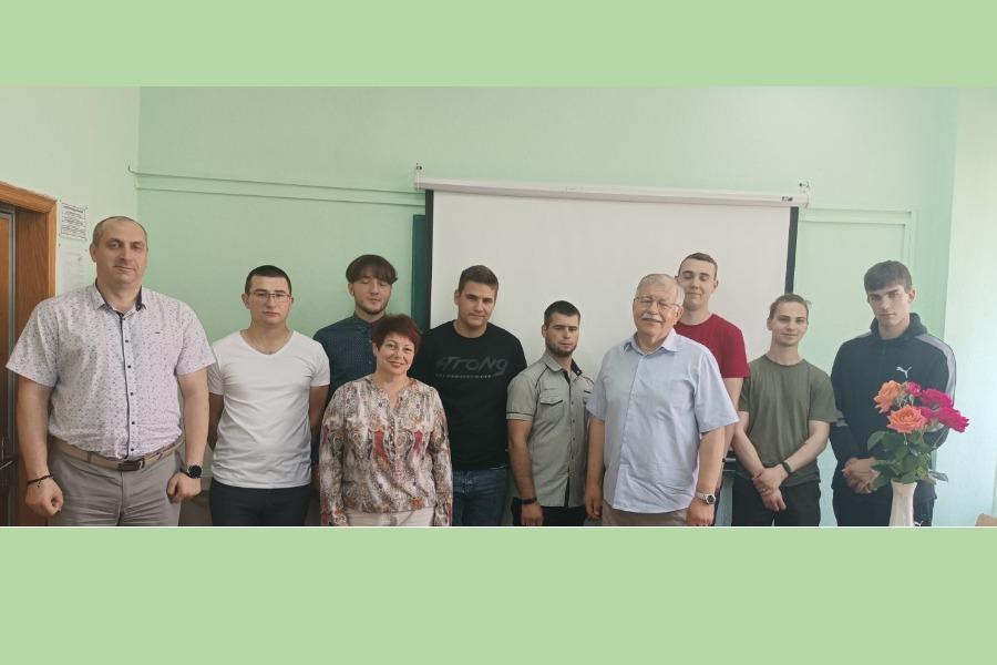 На кафедрі  проектування харчових виробництв та верстатів нового покоління ЧДТУ успішно пройшли захисти бакалаврських робіт