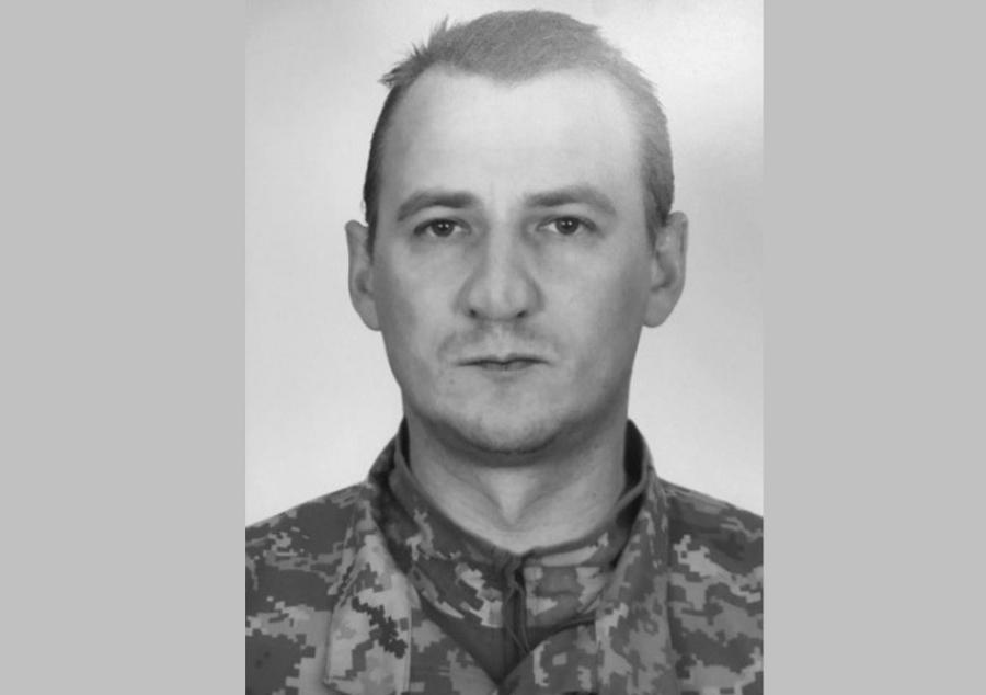 ВІЧНА СЛАВА ГЕРОЯМ: у Черкасах попрощалися із захисником України – колишнім студентом ЧДТУ Василем Михном
