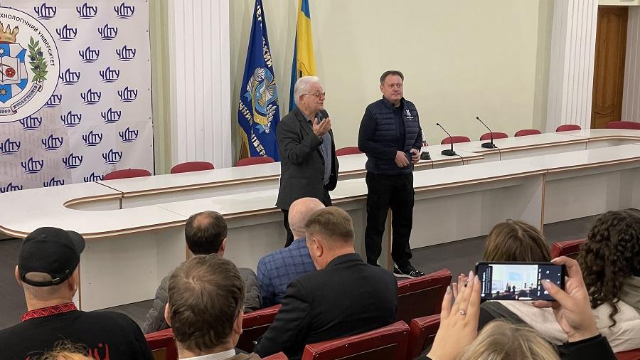 &laquo;Дуальна освіта в дії&raquo;: стейкхолдер ЧДТУ &ndash; керівник Центрального Хабу МХП Олександр Воскобойнік поспілкувався зі студентами про перспективи фахового розвитку