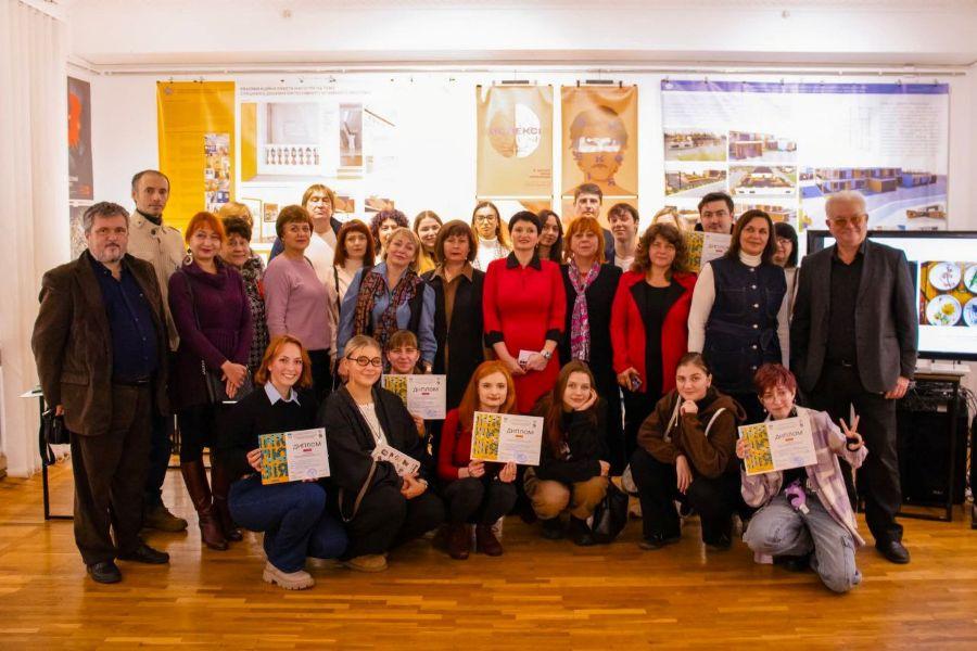&laquo;Інклюзія: дизайн ідей. Виклики часу. 2025&raquo;. Кафедра дизайну ЧДТУ презентувала другу міжнародну виставку-конкурс у Художньому музеї