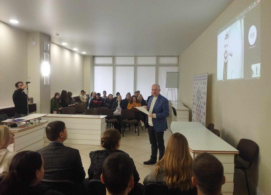 У ЧДТУ професор Ян Капранов провів гостьову онлайн лекцію-тренінг про мультилінгвальні корпуси у їхніх сучасних викликах