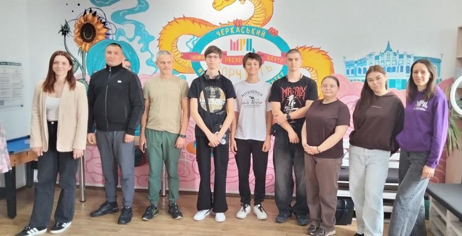 Практичне знайомство з професією: студенти освітньої програми &laquo;Соціальне забезпечення&raquo; ЧДТУ відвідали Черкаський обласний молодіжний ресурсний центр