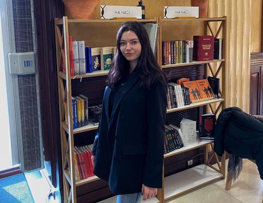 Студентка спеціальності «Право» ЧДТУ Дарина Дика побувала на найбільшій ярмарці юридичних професій країни