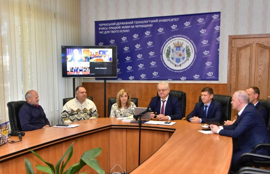 Зміцнення всеукраїнських освітніх зв&#039;язків: ЧДТУ та Херсонська державна морська академія уклали договори про співпрацю
