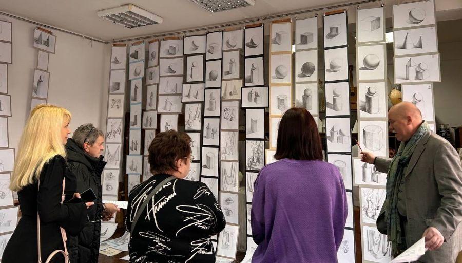 У ЧДТУ пройшов екзаменаційний перегляд робіт першокурсників освітніх програм &laquo;Графічний дизайн&raquo; та &laquo;Дизайн одягу та стилю&raquo;