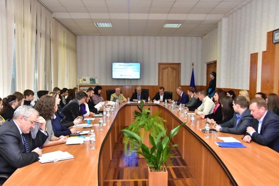 У ЧДТУ відбувся Круглий стіл «Конституція України:  гарант захисту прав людини»
