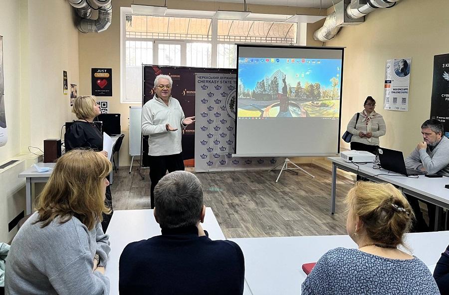 &laquo;Організація проєктної діяльності учнів: від постановки задачі до проведення експерименту&raquo;. На базі ЧДТУ пройшла зустріч учителів математичного циклу