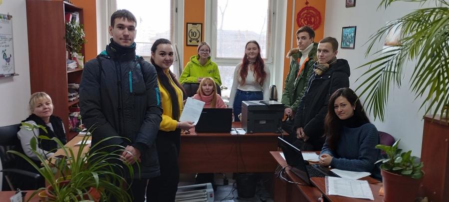 Майбутні перекладачі ЧДТУ ознайомилися з особливостями фахової діяльності в Черкаському бюро перекладів Sisters’ Translation