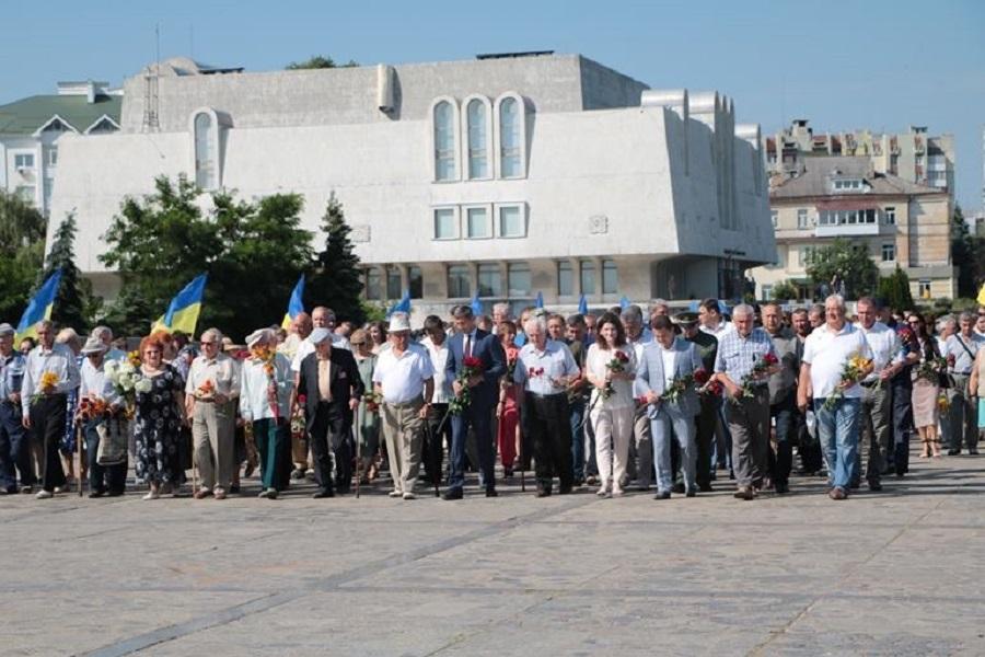 Представники ЧДТУ вшанували жертв війни в Україні