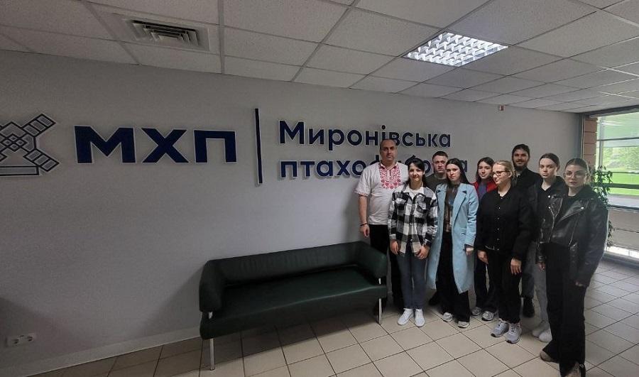 Студенти кафедри харчових технологій ЧДТУ відвідали найбільшого вітчизняного виробника курятини