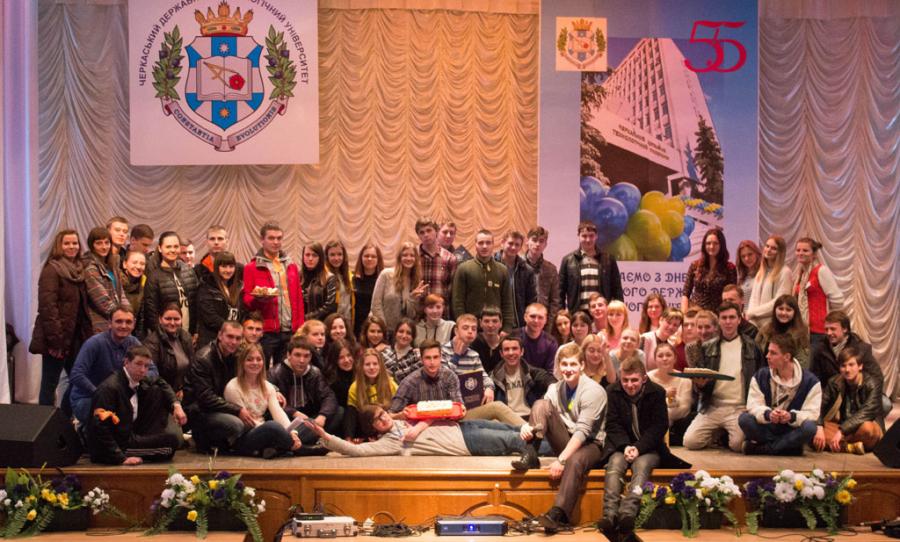 Студенти ЧДТУ встановили власний рекорд – 48 селфі з перехожими