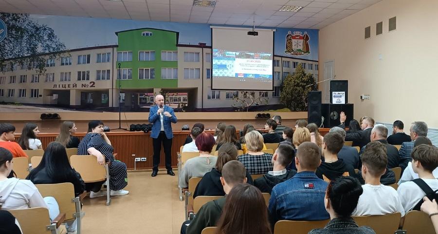 «Вчись, працюй, живи на Черкащині»: День ЧДТУ з креативними уроками пройшов у Чигиринському ліцеї № 2