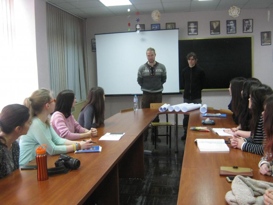 Студенти ЧДТУ взяли участь у лінгвознавчих семінарах