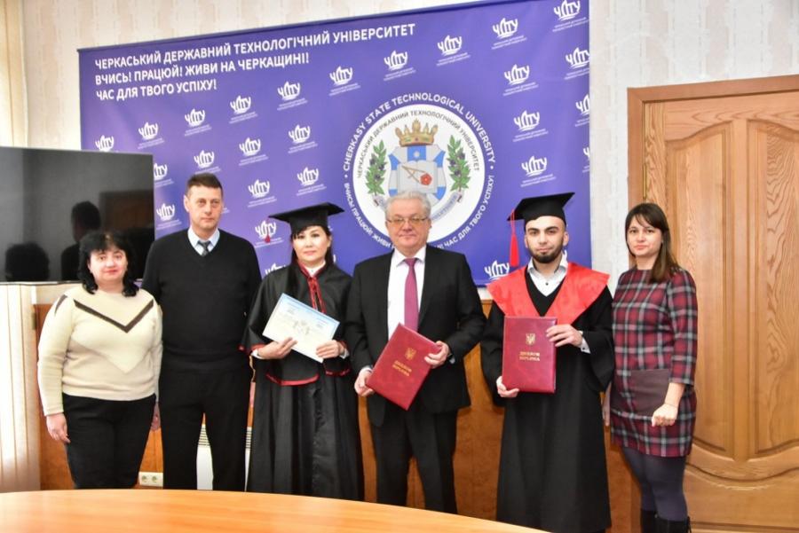 Студенти-іноземці отримали дипломи магістрів ЧДТУ
