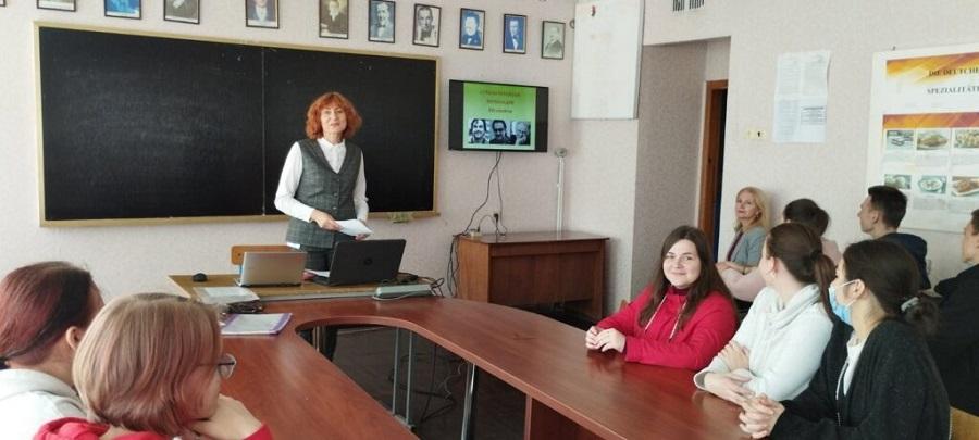 Студенти-перекладачі ЧДТУ ознайомилися з історією розвитку перекладацької думки в Україні