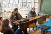 На перетині дизайну й технологій: в укритті ЧДТУ провели гостьову лекцію та практичне заняття для графічних дизайнерів